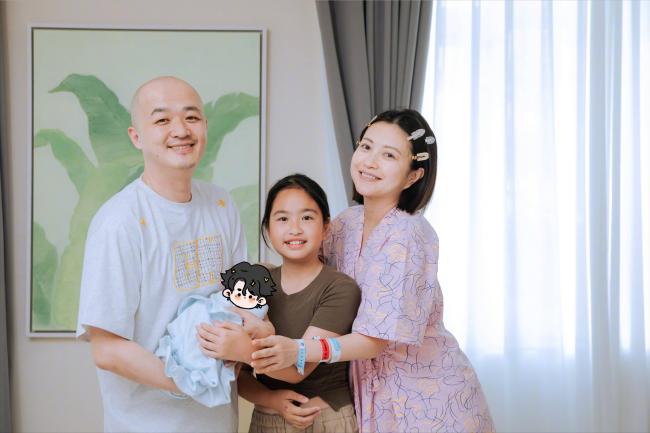 包贝尔包文婧官宣生二胎 喜迎“面条”加入